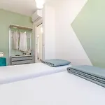 Skyfive Earth Apartmán
