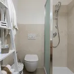 Skyfive Earth Apartmán