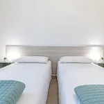 Skyfive Earth Apartmán *
