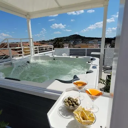 Διαμέρισμα Skyfive Earth