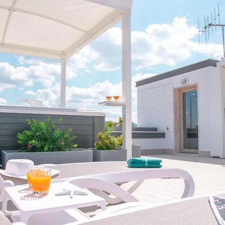 Διαμέρισμα Skyfive Earth *